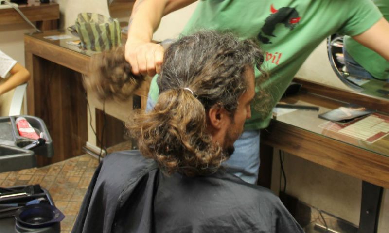 Цяло семейство от Бургас отряза косите си за благородна кауза (снимки) - E-Burgas.com